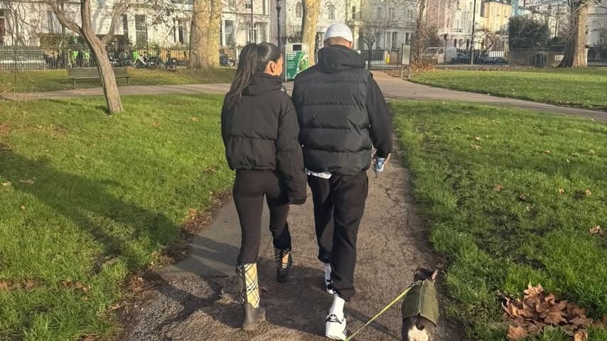 Romeo Beckham und Kim Turnbull beim Spaziergang