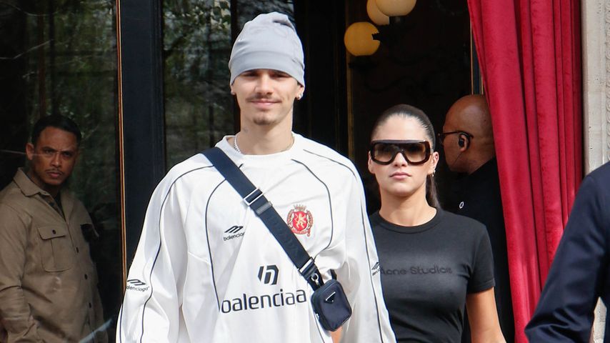 Ganz verliebt: Romeo Beckham feiert Sechsmonatiges mit Kim