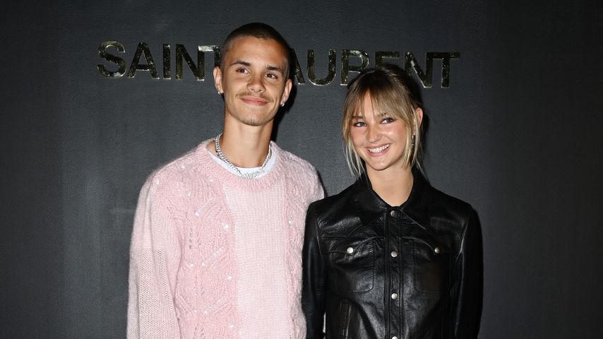 Romeo Beckham und Mia Regan bei der Paris Fashion Week 2022