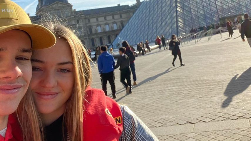 Romeo Beckham und Mia Regan in Paris
