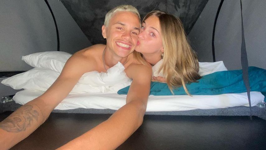 Romeo Beckham mit Mia Regan