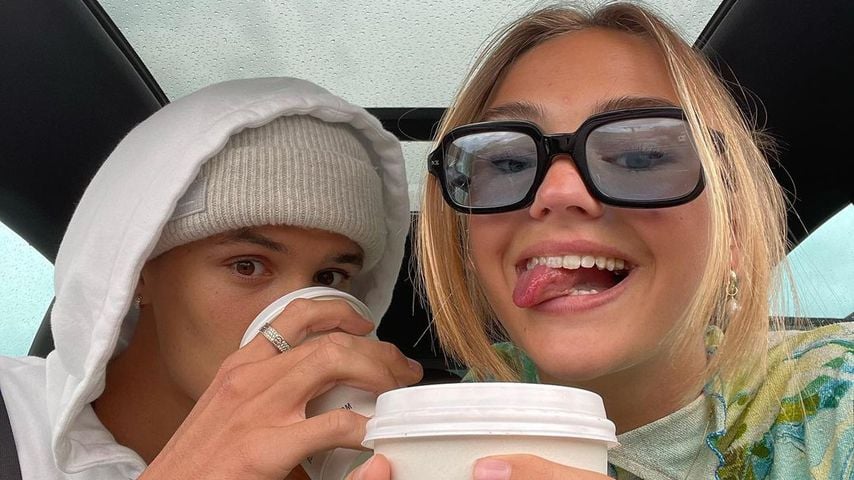 Romeo Beckham mit seiner Freundin Mia Regan