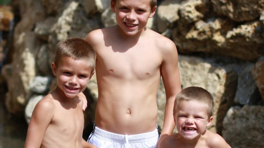 Cruz Beckham bietet Brooklyn mit Throwback-Pic Versöhnung an