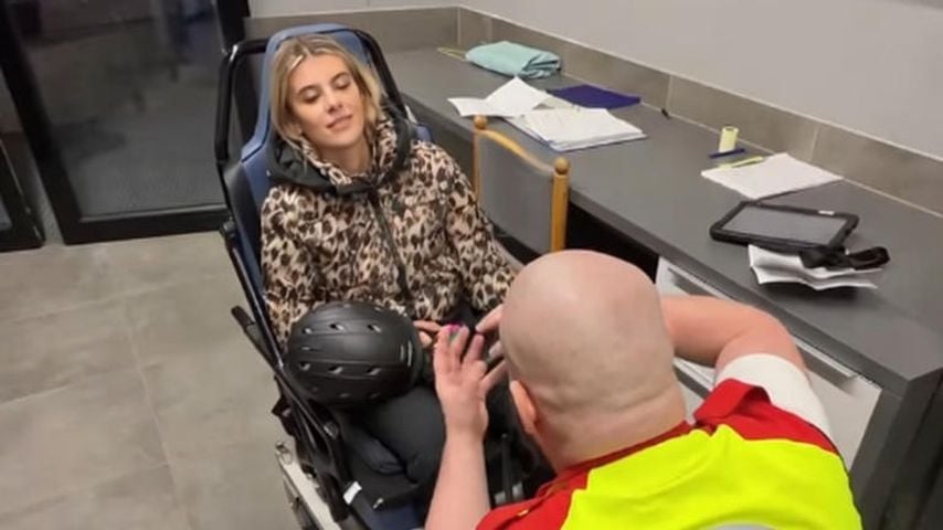 Influencerin Romina Palm nach einem Ski-Unfall im Dezember 2025