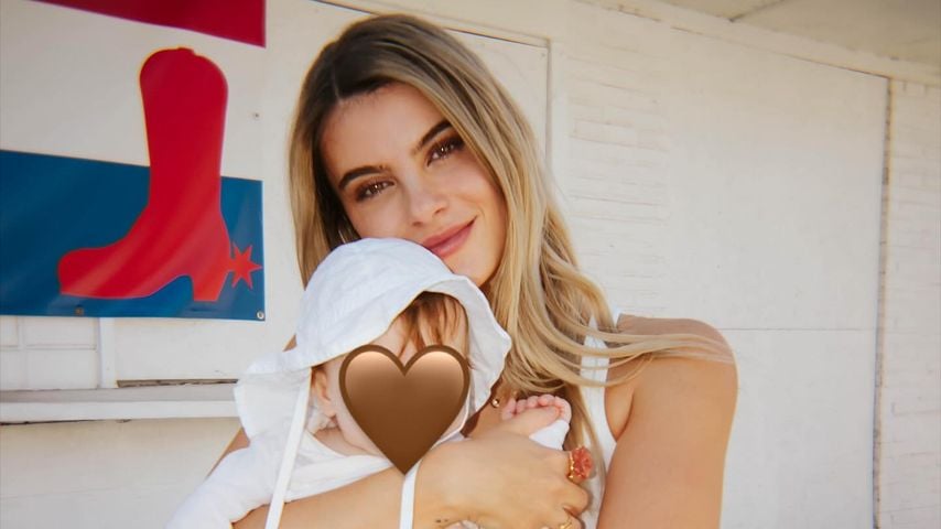 Romina Palm mit ihrer Tochter Hazel, November 2025