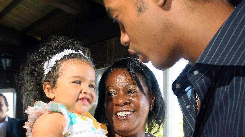 Ronaldinho, seine Nichte Roberta und seine Mutter Dona Miguelina im Dezember 2006