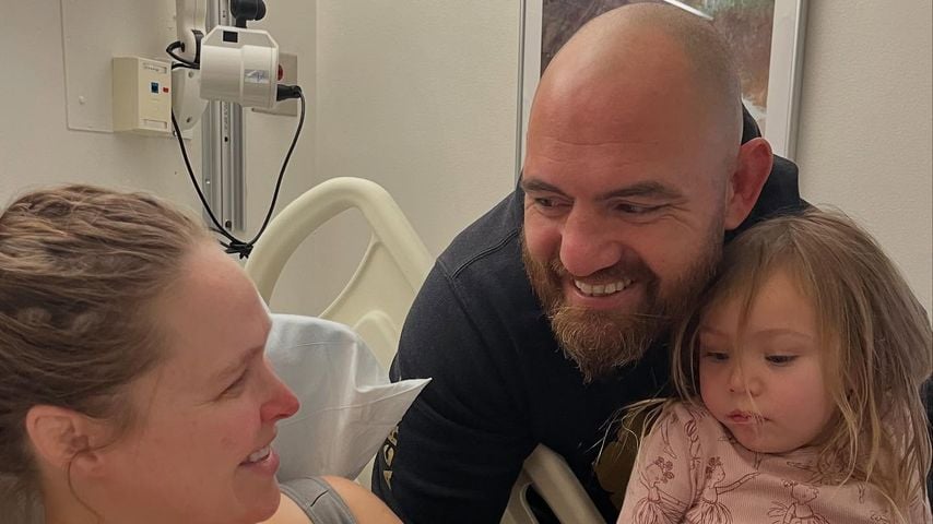 Ronda Rousey und Travis Browne mit ihren Töchtern, Januar 2025