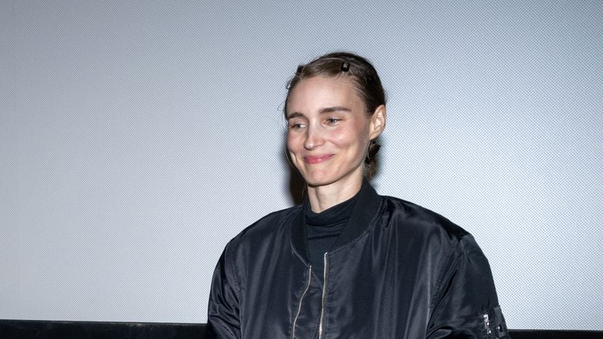 Ohne Joaquin: Schwangere Rooney Mara spaziert in Kalifornien
