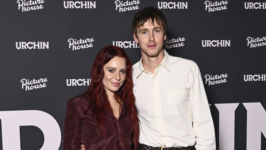 Harris Dickinson heiratet wohl heimlich Sängerin Rose Gray