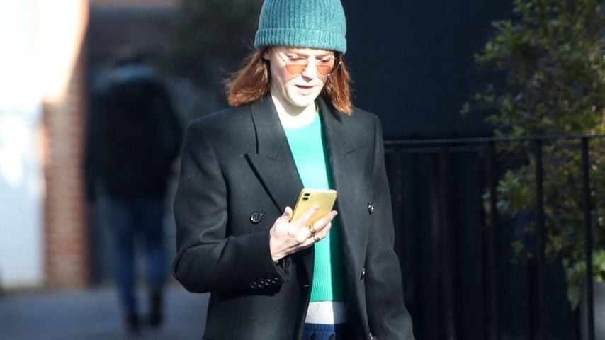 Erste Fotos nach Babynews: Rose Leslie lässig unterwegs!
