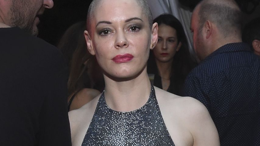 Lecker raus! Rose McGowan macht die Miley