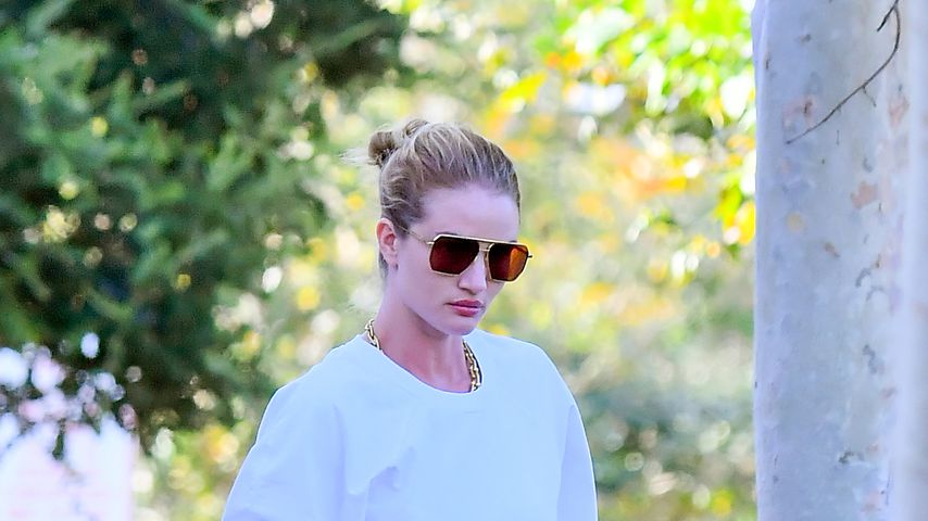 So lässig macht Model Rosie Huntington-Whiteley Besorgungen