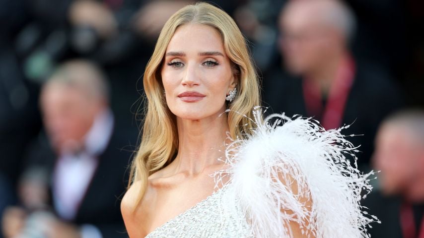Rosie Huntington-Whiteley zeigt seltene Familienmomente