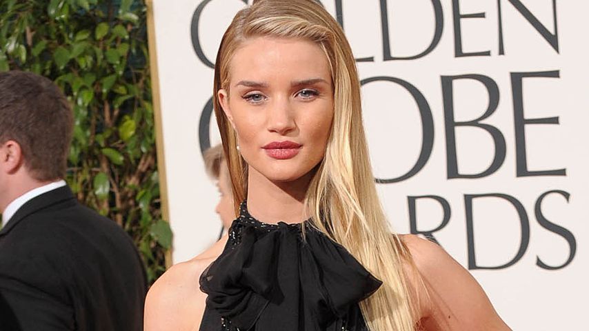 Rosie Huntington-Whiteleys BH blitzt beim Festival