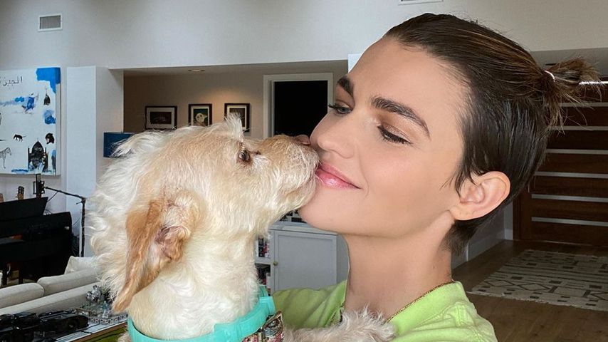 Ruby Rose mit Hundedame Sadie