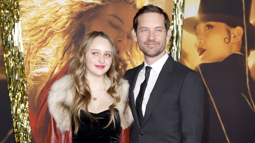Süß: Tobey Maguire bringt Tochter mit zur "Babylon"-Premiere