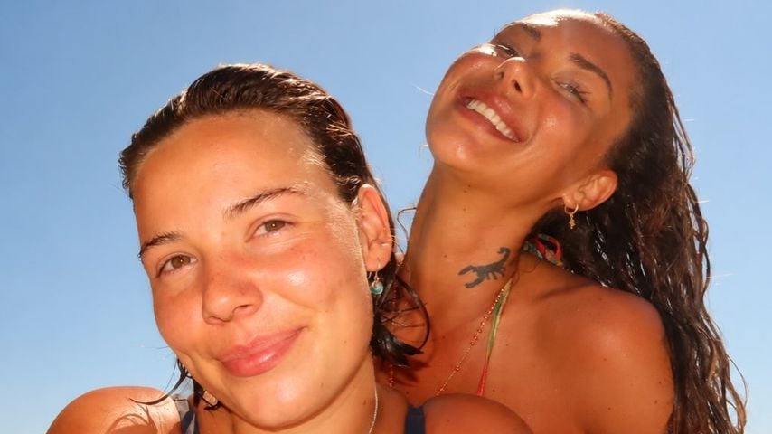 Ruby und Sahara Ray posieren