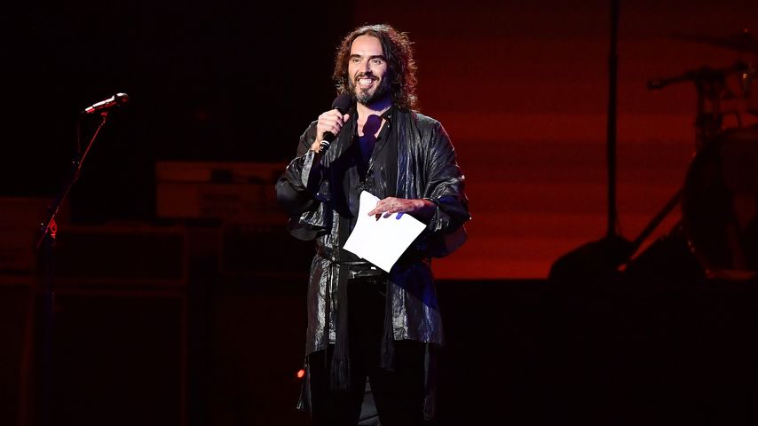20 Jahre clean: Russell Brand teilt emotionale Dankesrede