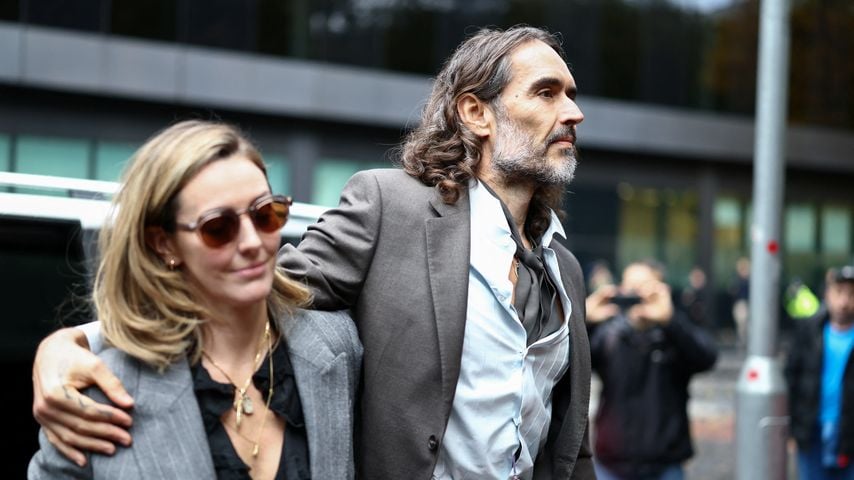Russell Brand kommt mit seiner Ehefrau Laura zur Fortsetzung seines Prozesses am Southwark Crown Court in London