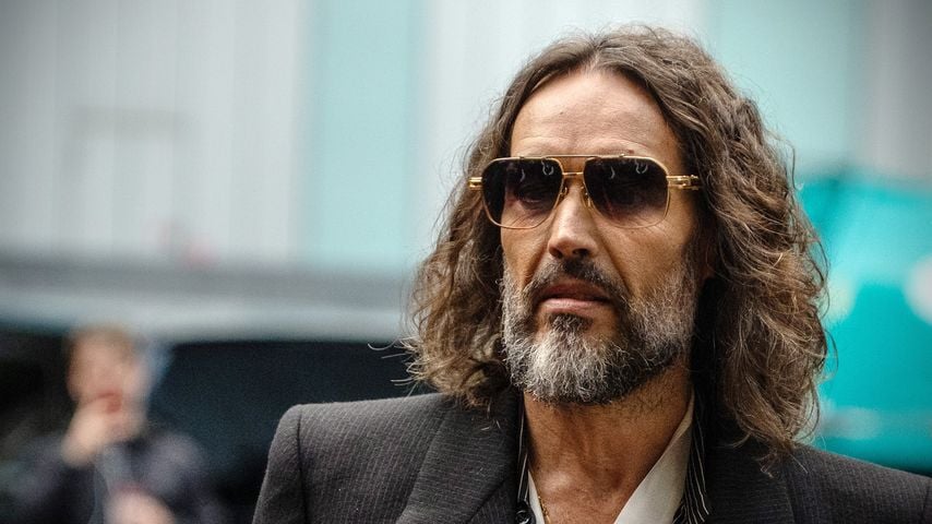 Russell Brand trifft am Southwark Crown Court ein, London, 14. Oktober 2026