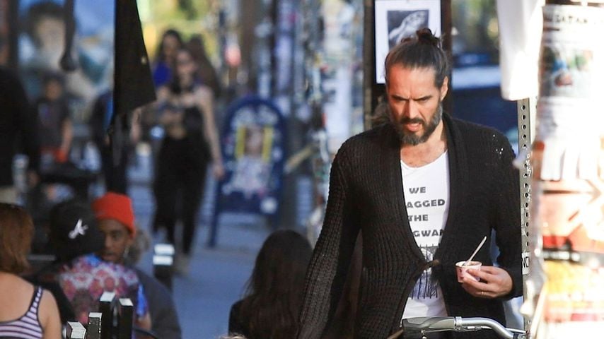 Russell Brand mit Töchterchen Mabel im Januar 2020