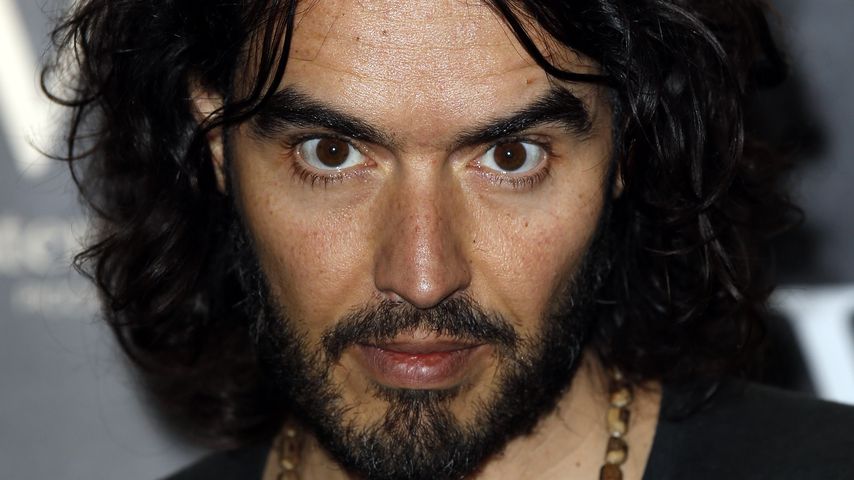 Russell Brand weist die Missbrauchsvorwürfe erneut von sich