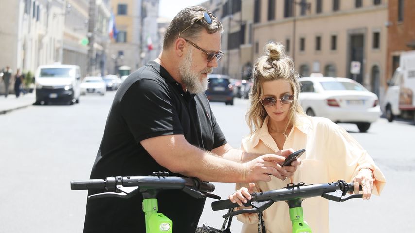 Russell Crowe und Britney Theriot in Rom, im Juli 2022