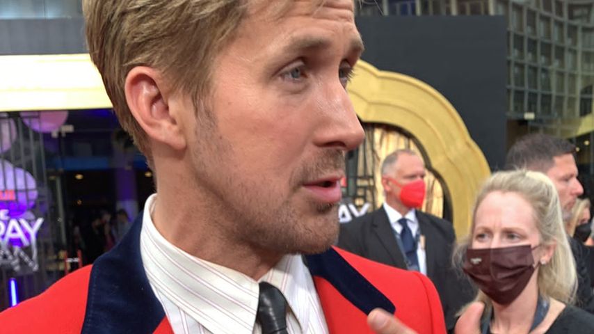 Ryan Gosling im Promiflash-Interview bei der "The Gray Man"-Premiere