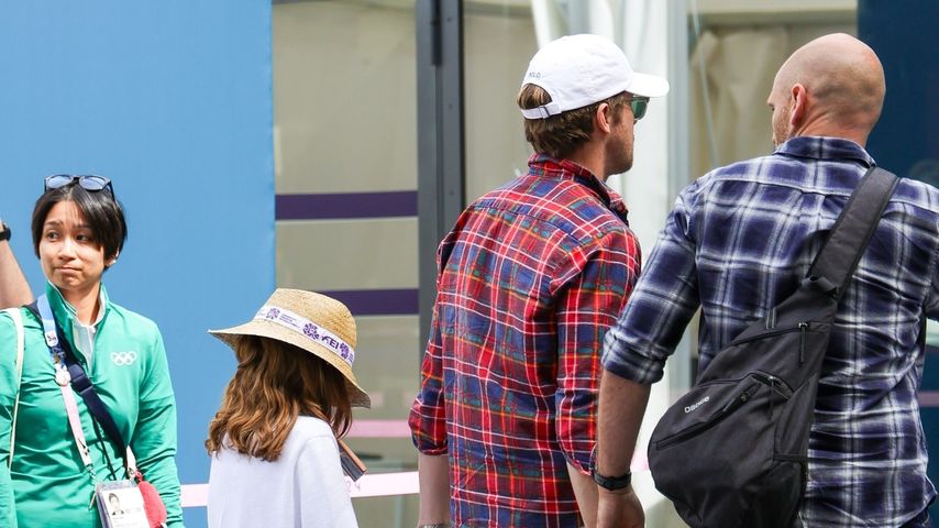 Ryan Gosling mit seiner Tochter in Paris 2024