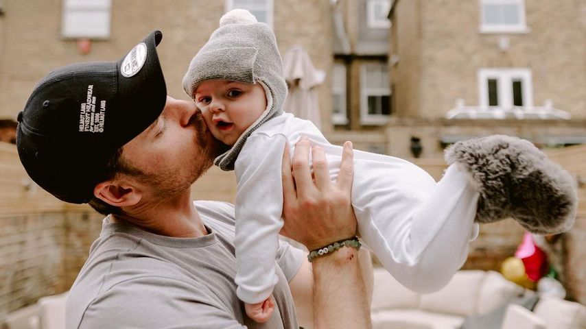 Ryan Libbey und sein Sohn Leo-Hunter, April 2022