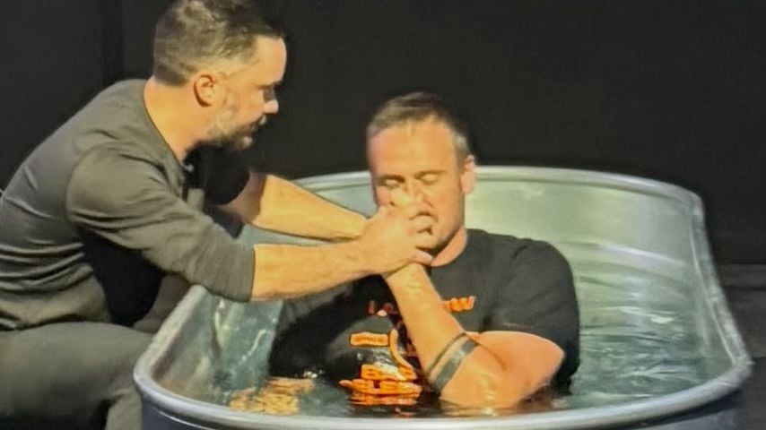 Ryan Lochte bei seiner Taufe, November 2025