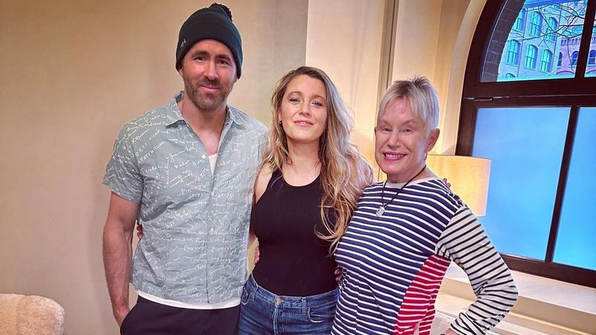 Ryan Reynolds, Blake Lively und Ryans Mutter Tammy im Februar 2023