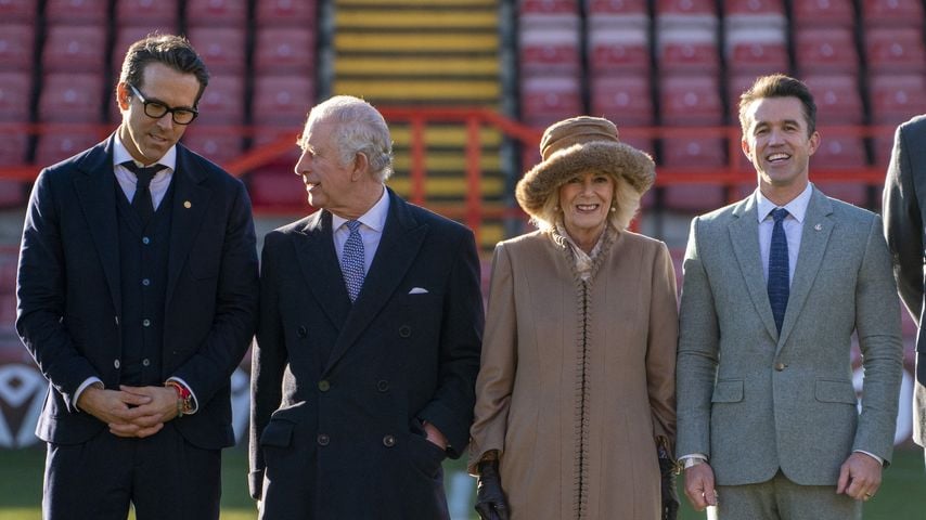 Ryan Reynolds, Königin Camilla, König Charles III. und Rob McElhenney im Jahr 2022