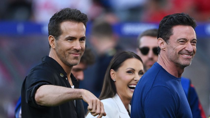 Ryan Reynolds und Hugh schauen EM-Viertelfinale in Berlin!