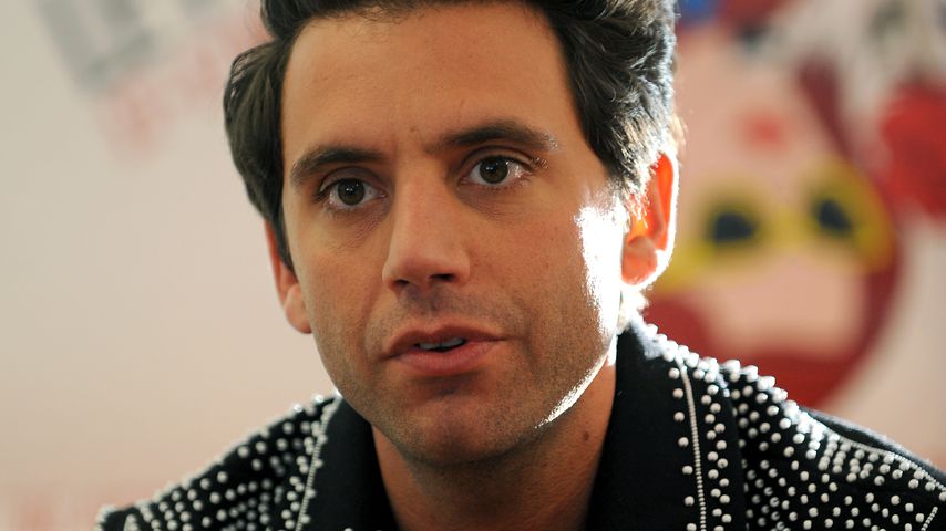 Sänger Mika stopft Schuhe mit Fleisch aus