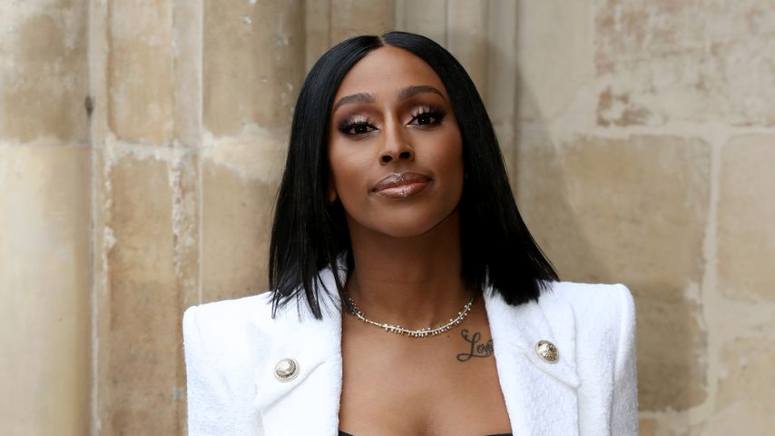 Unter Tränen: Alexandra Burke über Tod ihrer Mutter (†53)