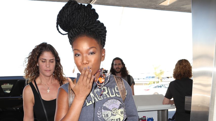 Brandy am Flughafen in Los Angeles, Oktober 2017