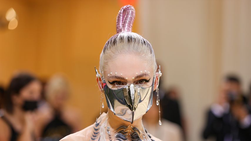 Sängerin Grimes bei der Met Gala 2021