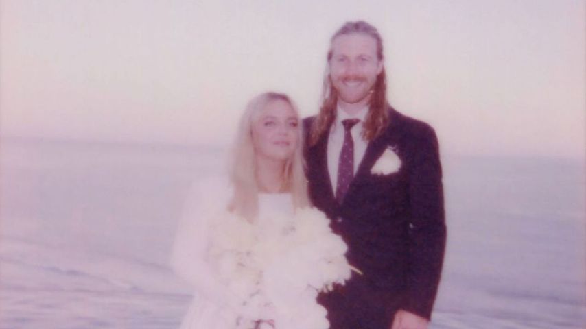 Sängerin Tones and I und ihr Partner bei ihrer Hochzeit