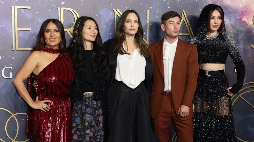 Salma Hayek, Chloe Zhao, Angelina Jolie, Barry Keoghan und Gemma Chan bei der "Eternals"-Premiere