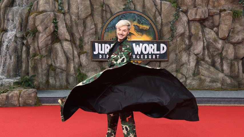 Sam Dylan begeistert bei der "Jurassic World"-Premiere
