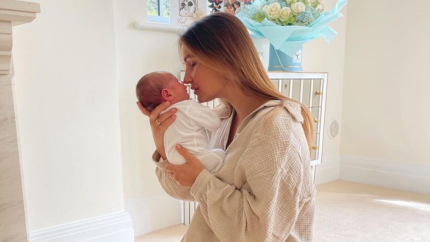 Sam Faiers und ihr Sohn im Mai 2022