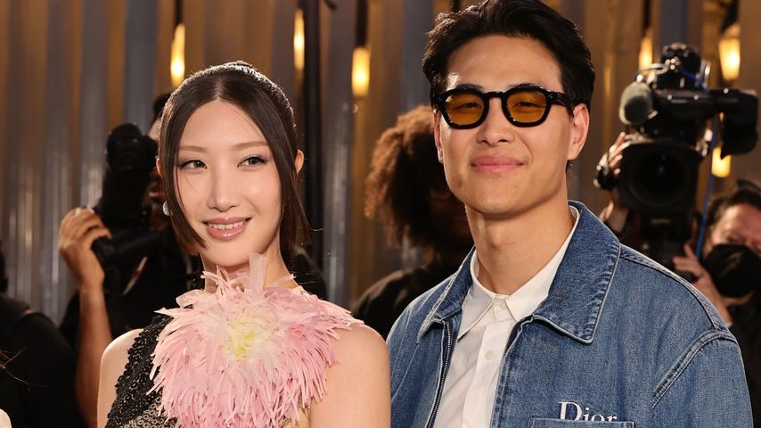 Sam Kim und Ejae bei der Dior Cruise Show 2027 im Los Angeles County Museum of Art