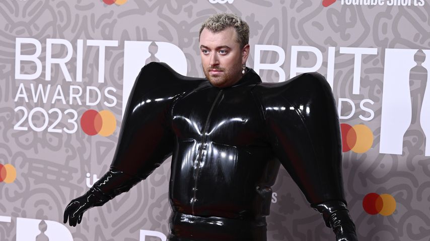 Sam Smith erstaunt mit skurrilem Look bei den Brit Awards!