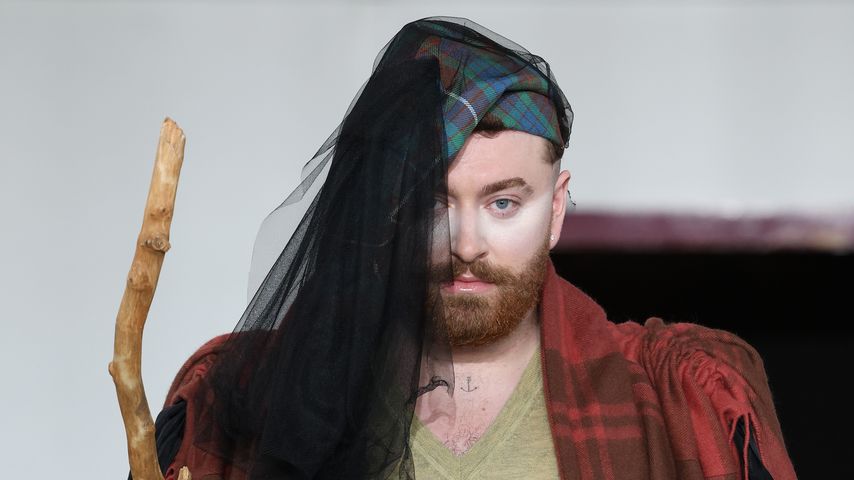 Erkannt? Sam Smith läuft als Model auf Pariser Fashion Week!