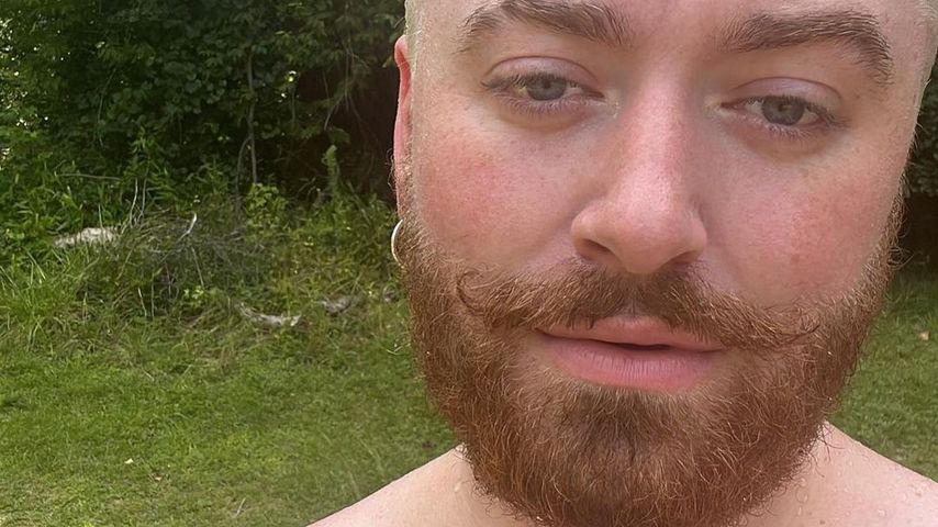 In Badeshorts: Sam Smith entspannt im Georgien-Urlaub!