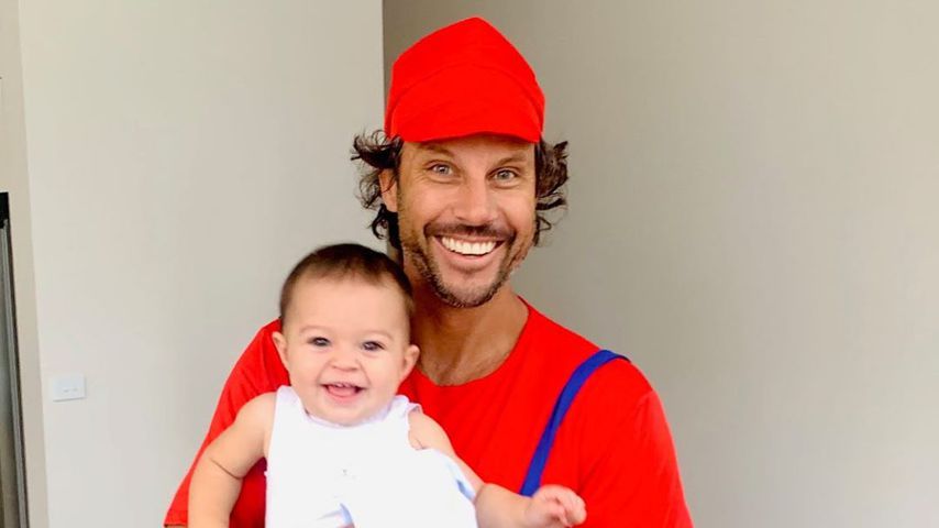 Tochter von australischem Ex-Bachelor fängt an zu laufen