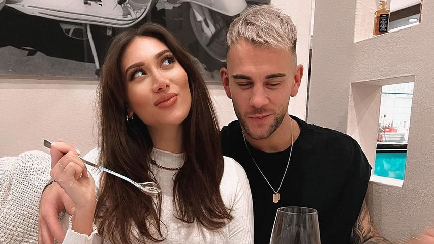 Fängt Samira Klampfl und Serkans Babyname etwa mit "N" an?