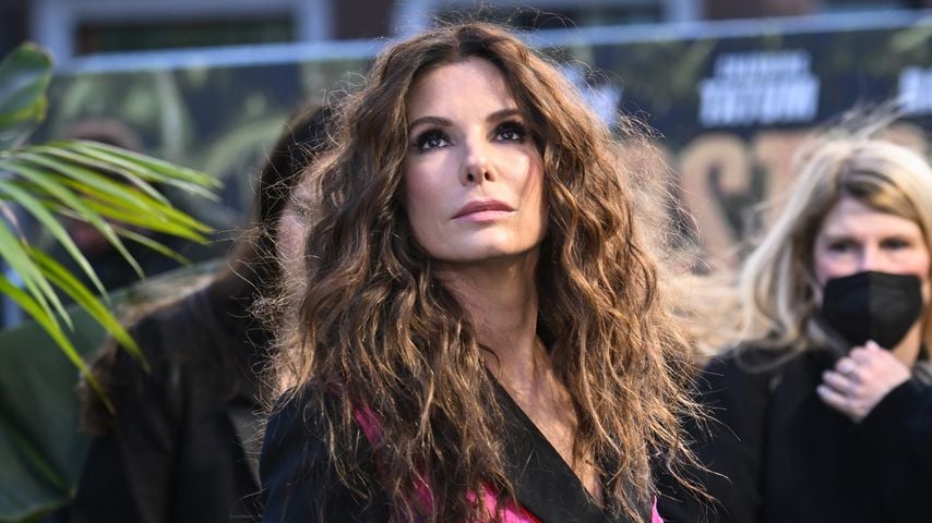 Fünf Monate nach Tod: Sandra Bullock verstreut Bryans Asche