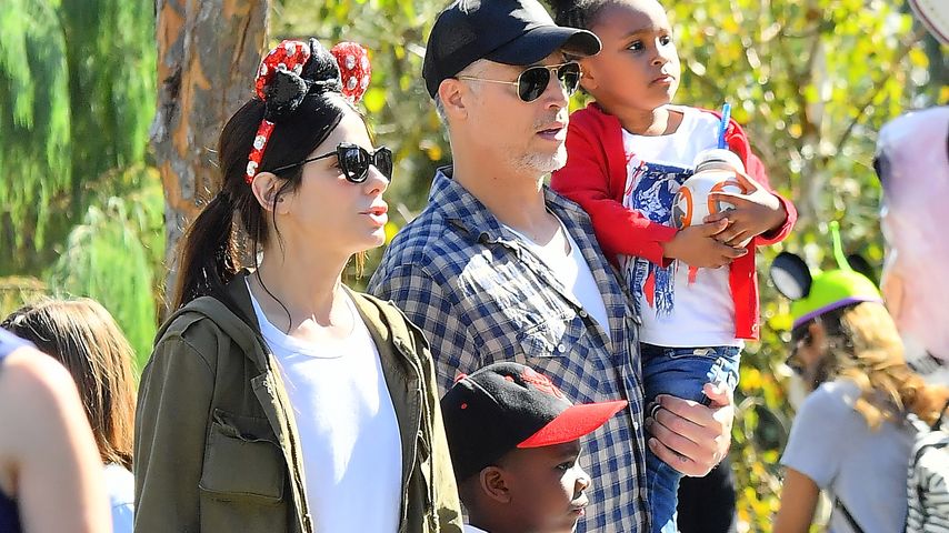 Sandra Bullock und Bryan Randall und ihre Kinder